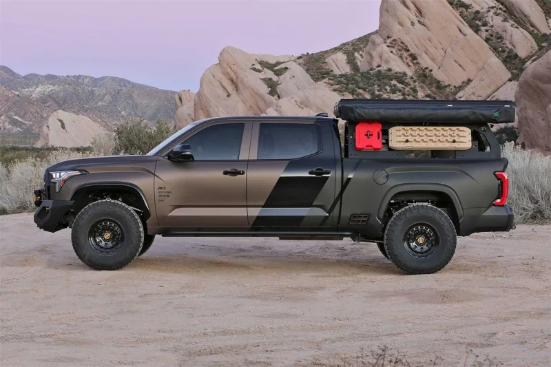 Fabtech FTS26109, 2022 Toyota Tundra 4WD Front Dirt Logic 2.5 Reservoir Coilovers 3in - Pair