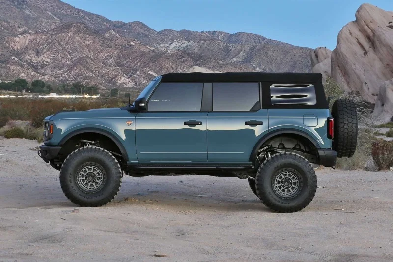 Fabtech FTS22357, 21-24 Ford Bronco 5in Lift System - Component Box 1