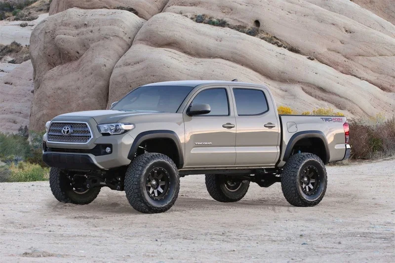 Fabtech FTS26065, 16-19 Toyota Tacoma 4WD/2WD 6 Lug 6in Lift System - Component Box 1
