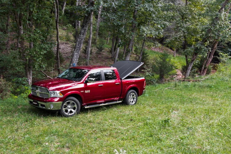 Undercover UC3076, 09-18 Ram 1500 (19-20 Classic) / 10-20 Ram 2500/3500 6.4ft SE Bed Cover - Black Textured