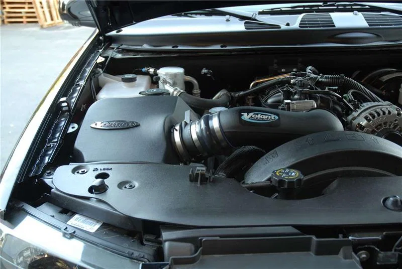 Volant 15760, 05-08 Chevrolet Trailblazer / GMC Envoy 5.3L V8 Pro5 Closed Box Air Intake System