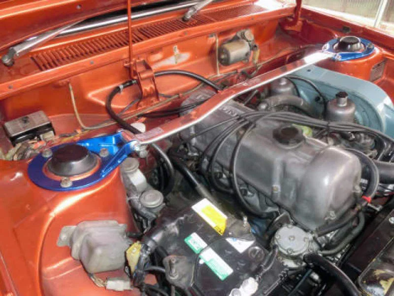 Cusco 235 540 A, Type-II Oval Strut Bar 67-73 Datsun 510/Bluebird 1.6L SU Twin Carburetor