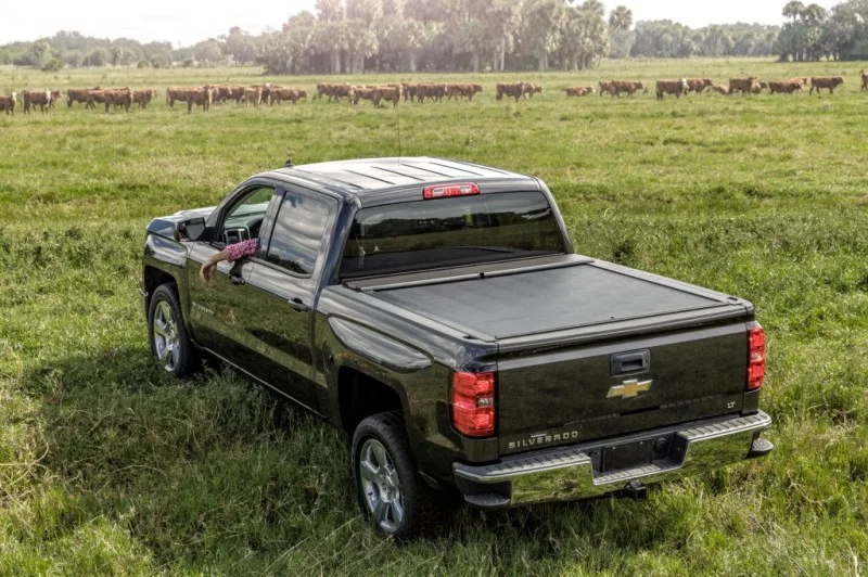 Roll-N-Lock LG880M, 16-18 Nissan Titan Crew Cab XSB 65-3/8in M-Series Retractable Tonneau Cover
