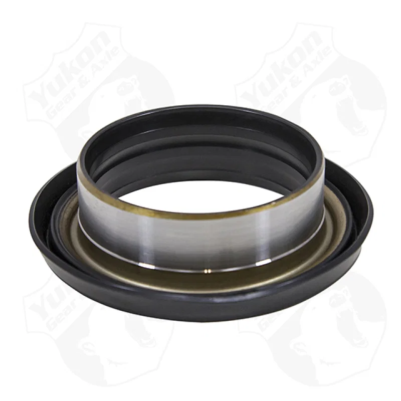 Yukon Gear & Axle YY GM26060977, Adapter Sleeve for GM 11.5in/10.5in 14 Bolt Truck Yokes to use Triple Lip Pinion Seal